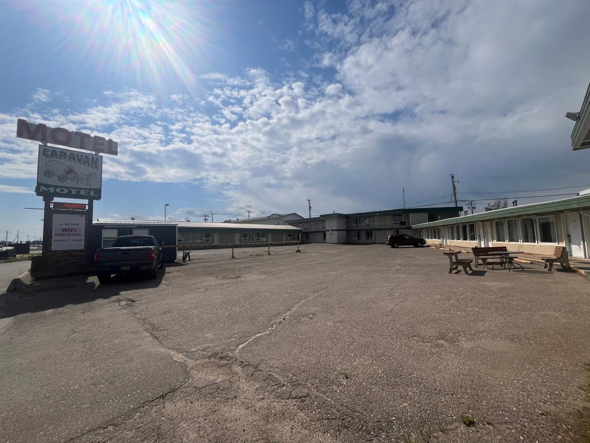 Caravan Motel Fort St. John Exterior foto